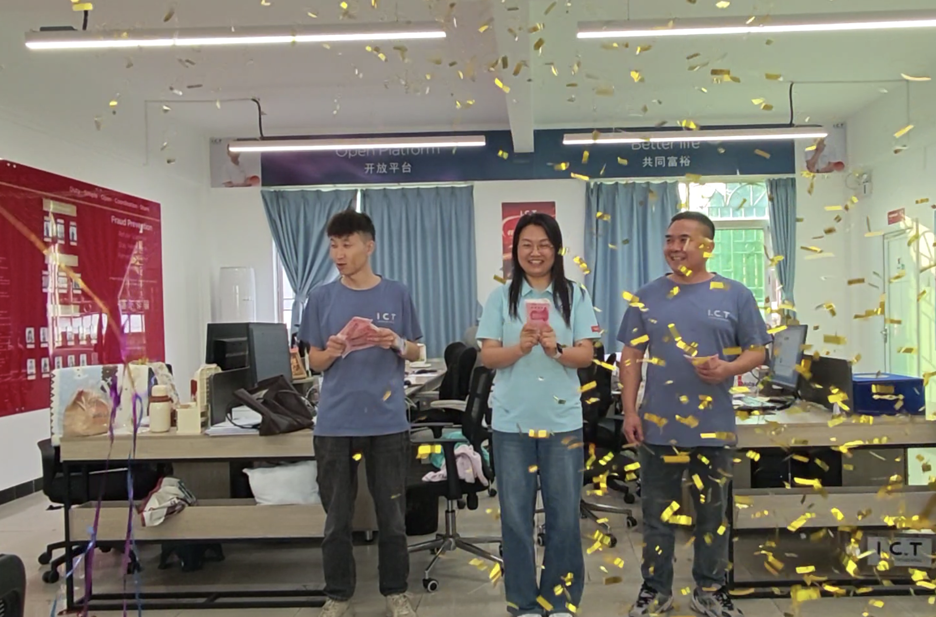 ICT SMT stroj-Velk&aacute; zak&aacute;zka