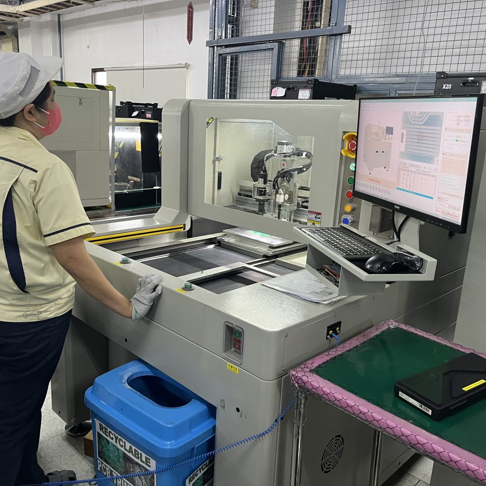 ICT | Stolní PCB Circuito Router Machine