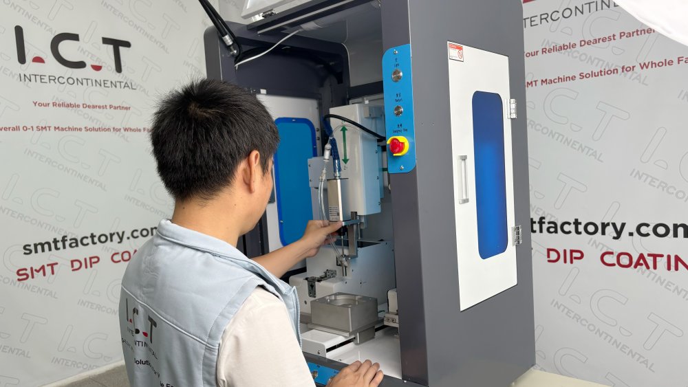 SCR300 Šroubovac&iacute; robot.jpg