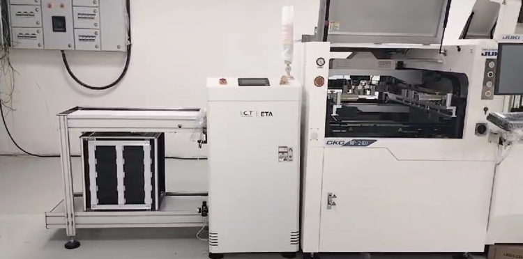 Manipulační stroj ICT PCB s Juki