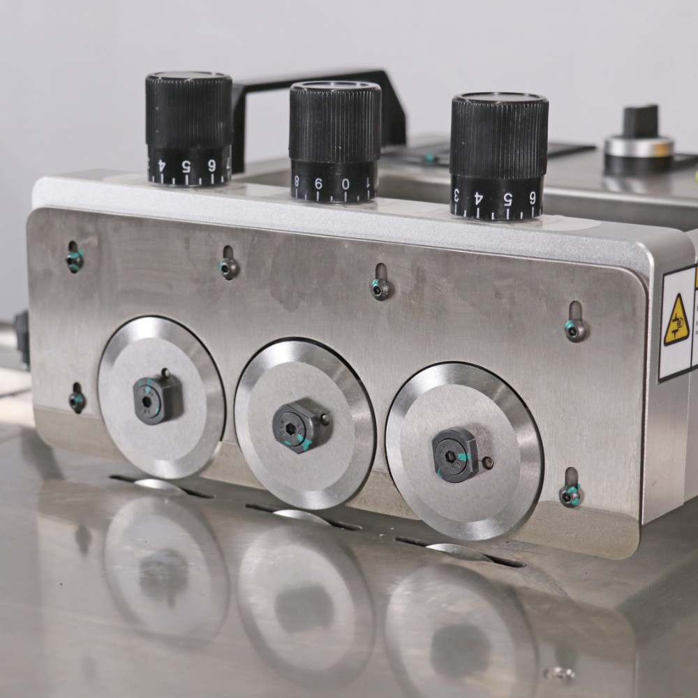 ICT-MLS1200 | Vícečepelový LED separátor 