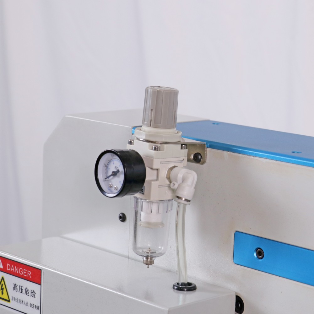 ICT-GV330 | Gilotinový typ PCB V-řez stroj