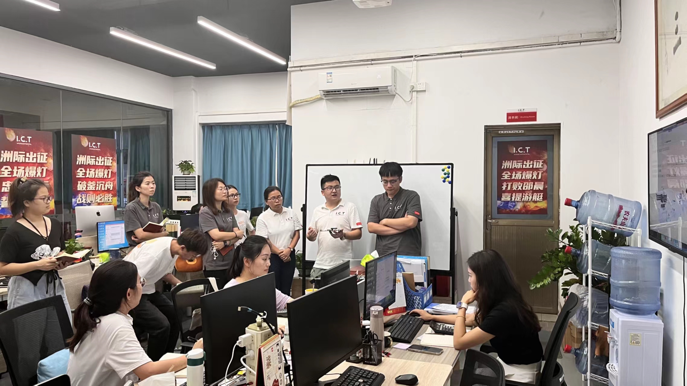 ICT školení SMT machine Line