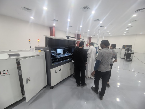 Instalace a školení SMT Line v Saúdské Arabii