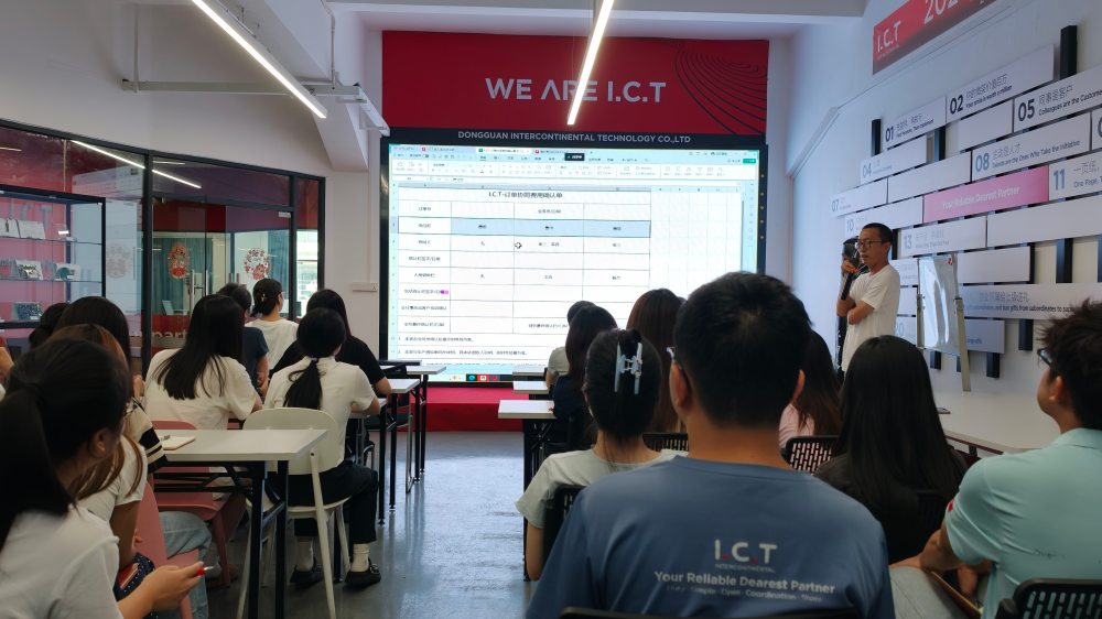 ICT posiluje spolupr&aacute;ci pro lepš&iacute; služby z&aacute;kazn&iacute;kům - ICT SMT Machine 02.jpg