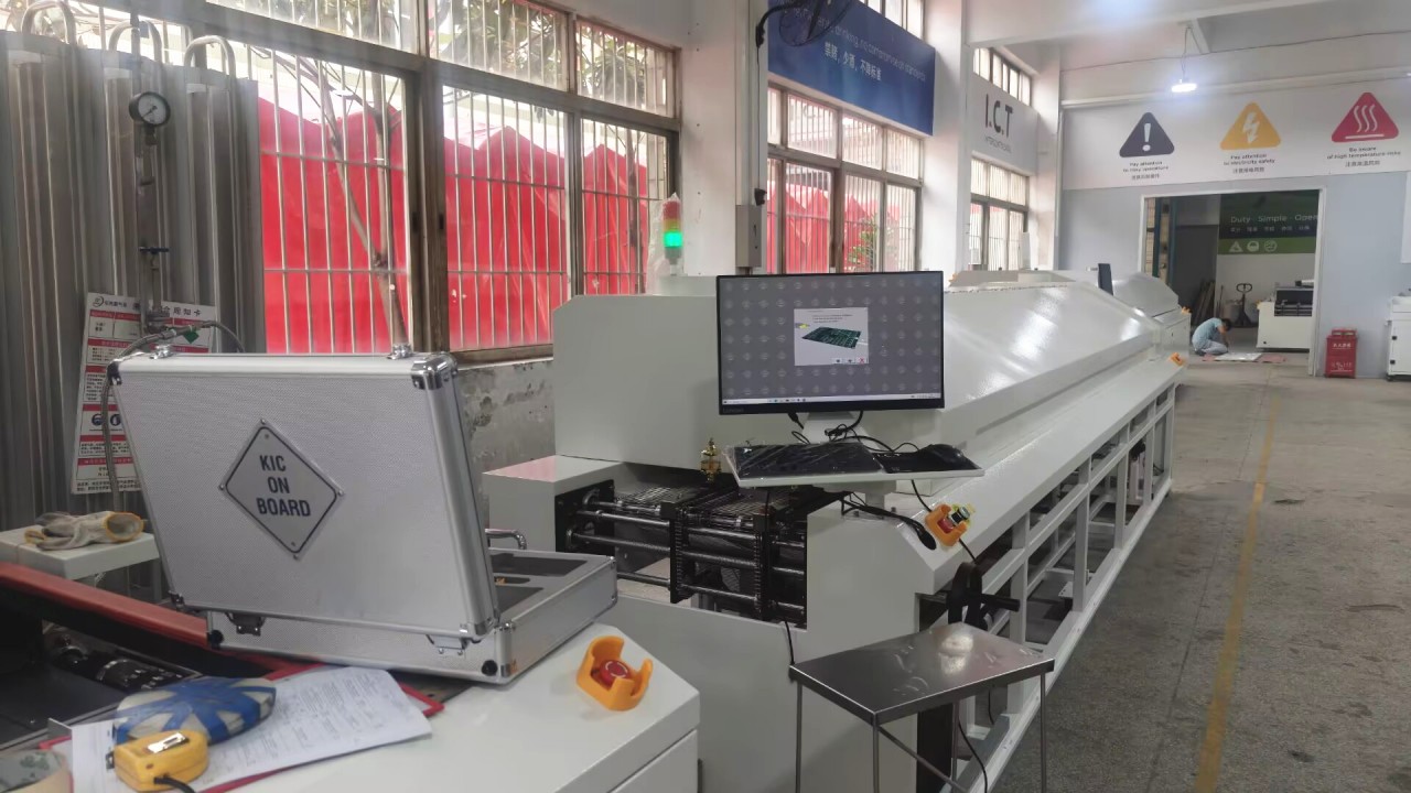 Každ&aacute; jednotka proch&aacute;z&iacute; př&iacute;sn&yacute;m testov&aacute;n&iacute;m teplotn&iacute; křivky 02.jpg